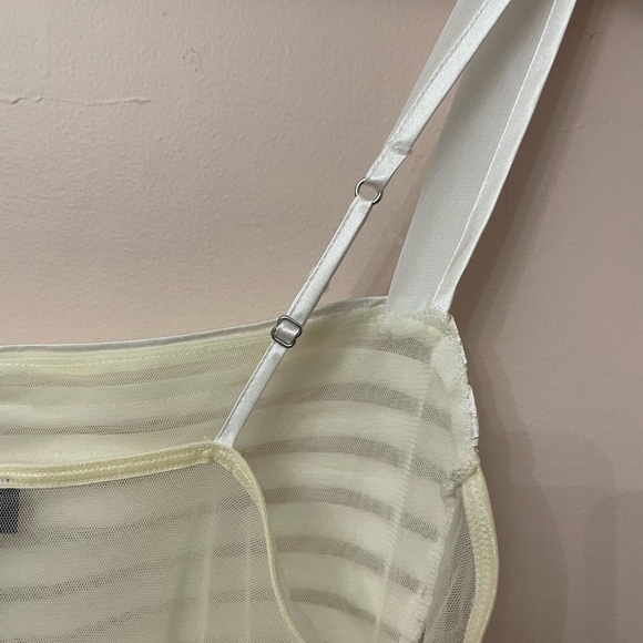 Jones New York bridal Set small/medium white satin look - Picture 7 of 7